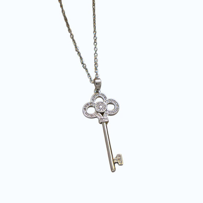 Collar delicado con colgante