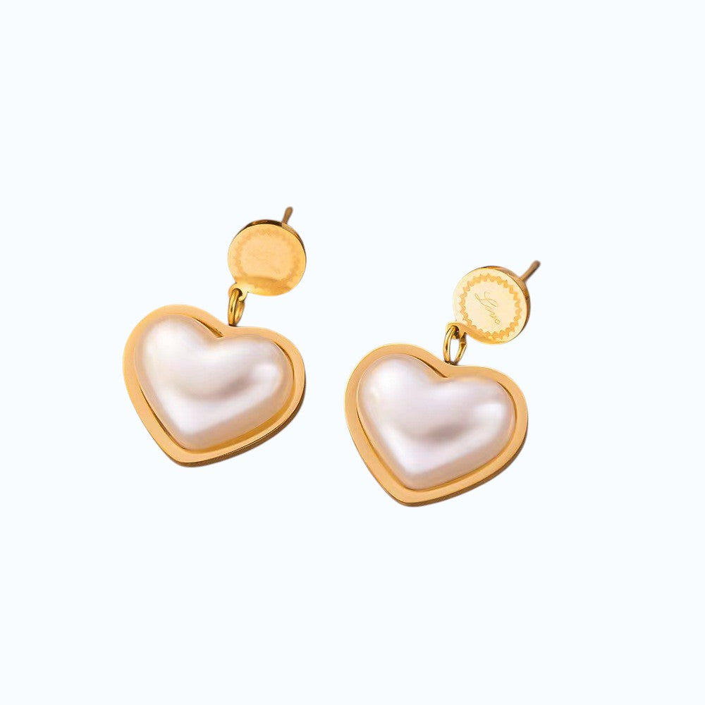 Arete de corazón.