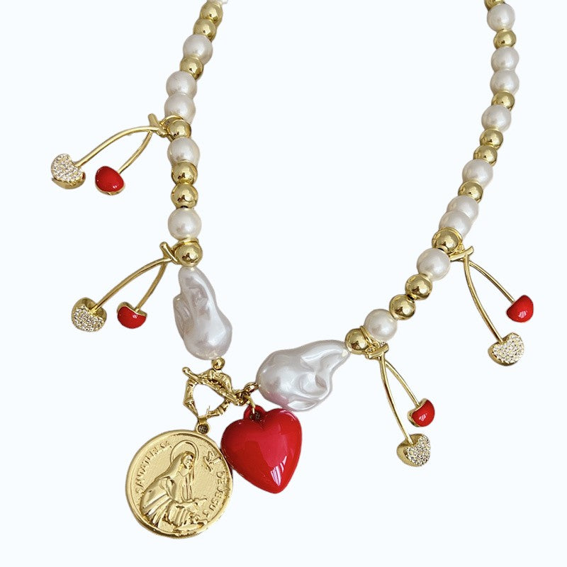 Collar de cerecitas.