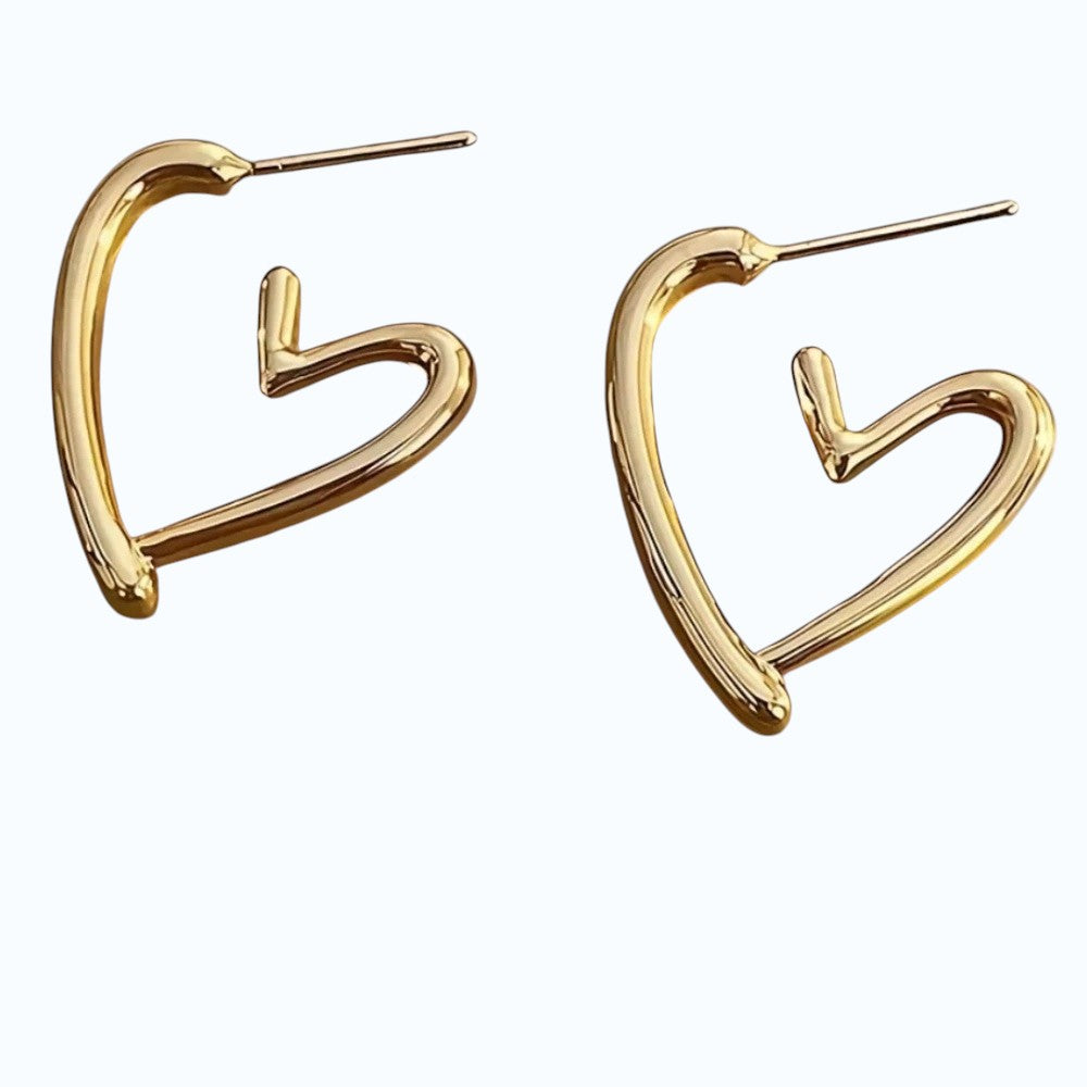 Aretes de corazones.