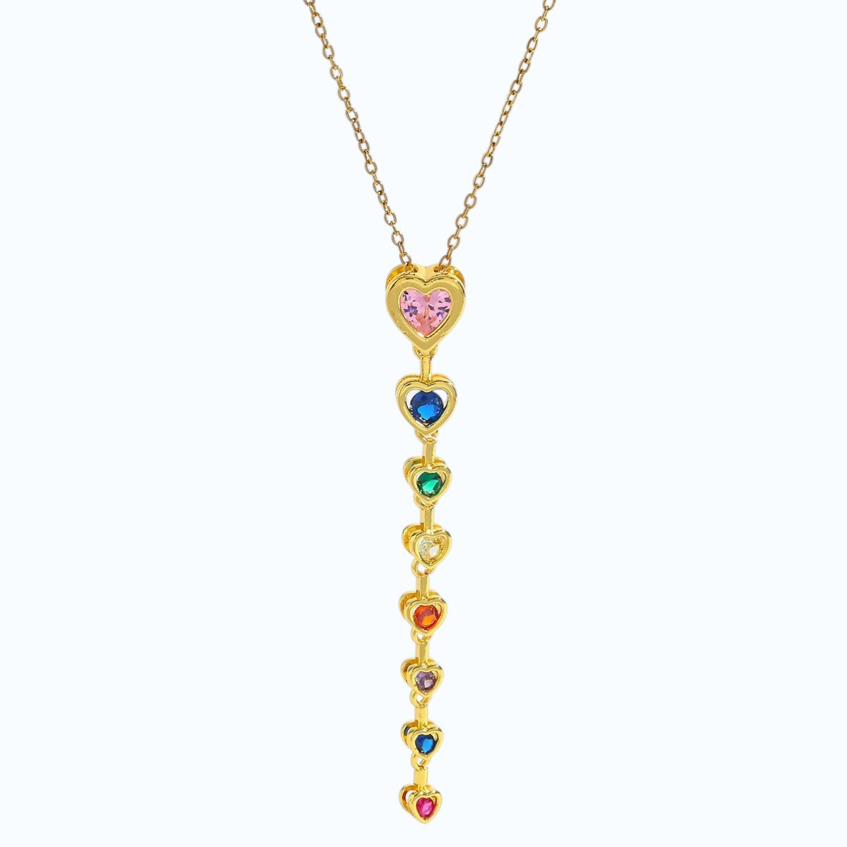 Collar delicado con múltiples corazones