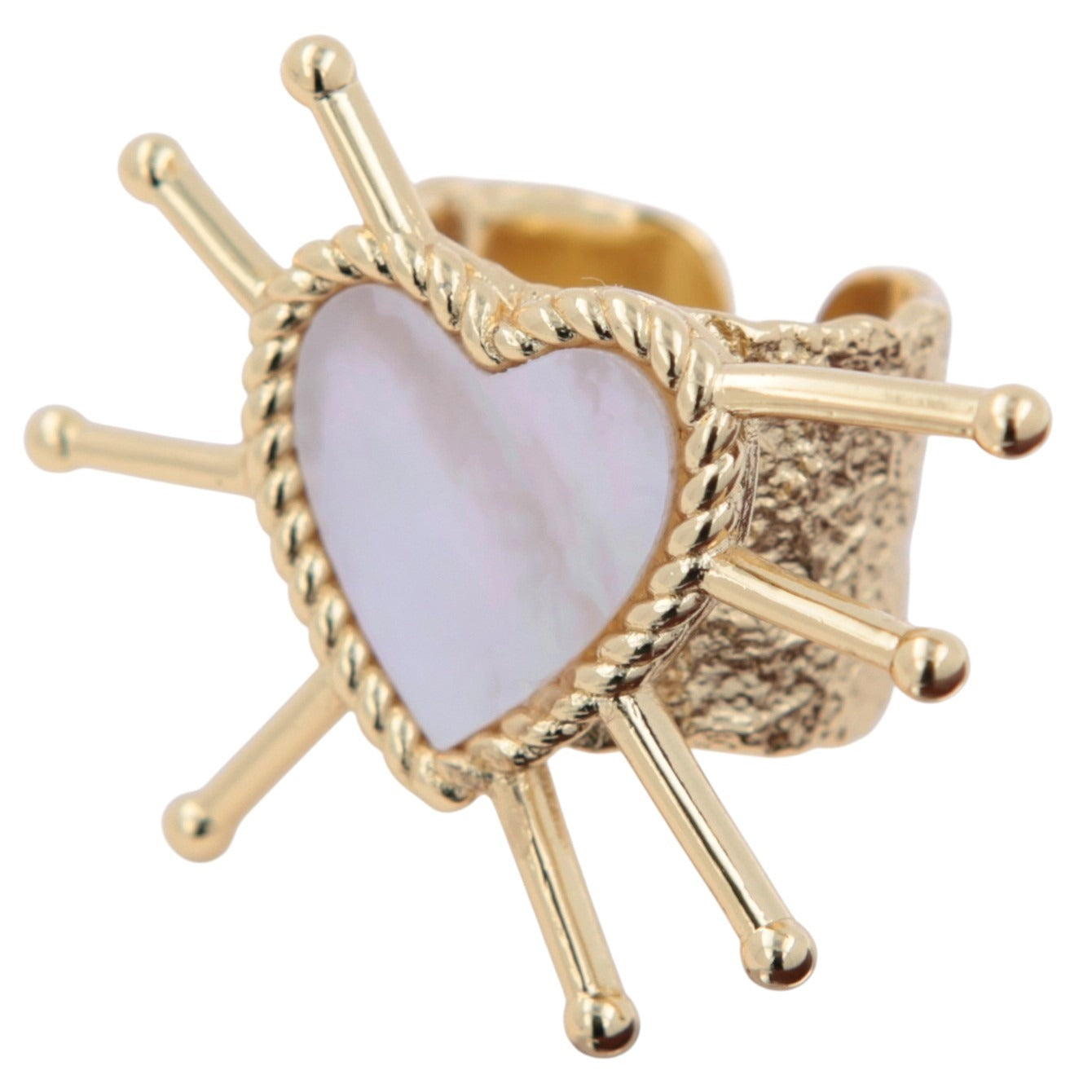 Anillo en forma de  corazón.